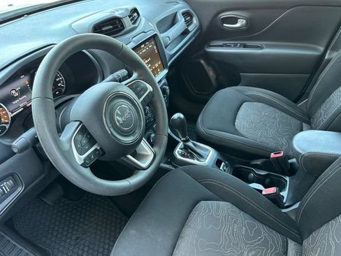 Used 2023 Jeep Renegade Latitude AWD/4WD image 10