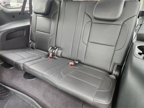 Used 2020 Chevrolet Suburban Premier image 32