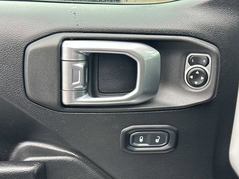 Used 2023 Jeep Wrangler Sport S image 19