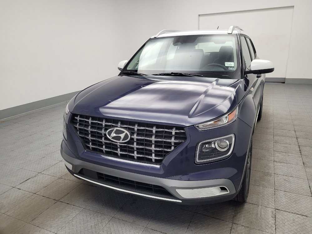 Used 2025 Hyundai Venue Limited FWD image 15