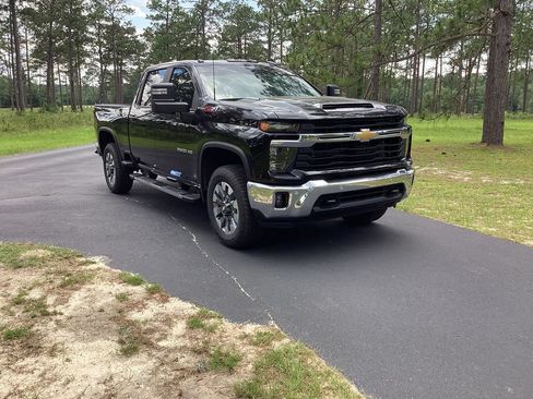 New 2026 Chevrolet Silverado 2500 LT w/ All Star Edition AWD/4WD image 7
