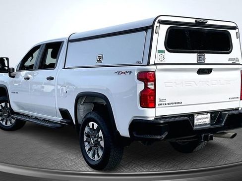 Used 2022 Chevrolet Silverado 2500 Custom w/ Custom Convenience Package image 4