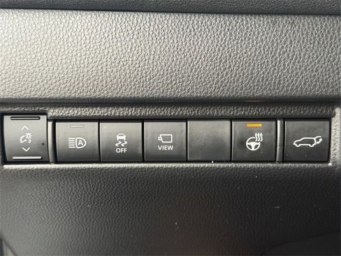 Used 2023 Toyota Venza Limited image 36