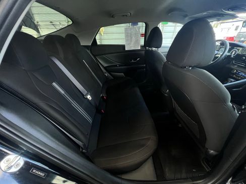 Used 2022 Hyundai Elantra SEL w/ Convenience Package image 17