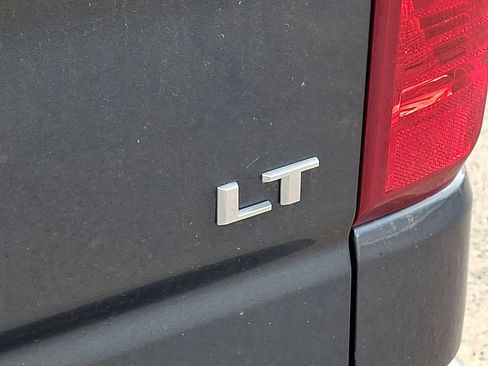 Used 2022 Chevrolet Silverado 1500 LT AWD/4WD image 25