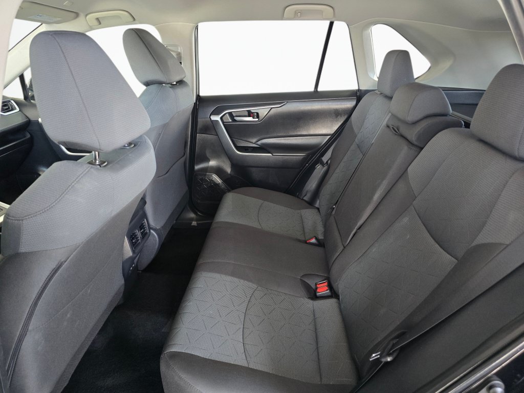 Certified 2025 Toyota RAV4 XLE FWD image 35