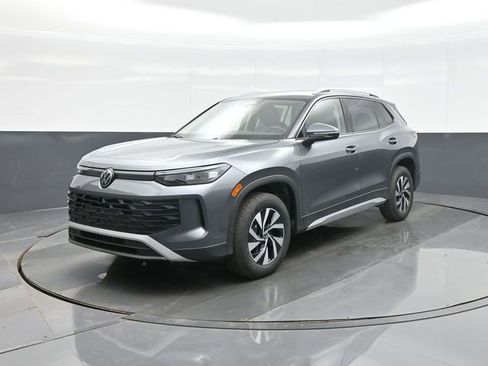 New 2026 Volkswagen Tiguan S image 3