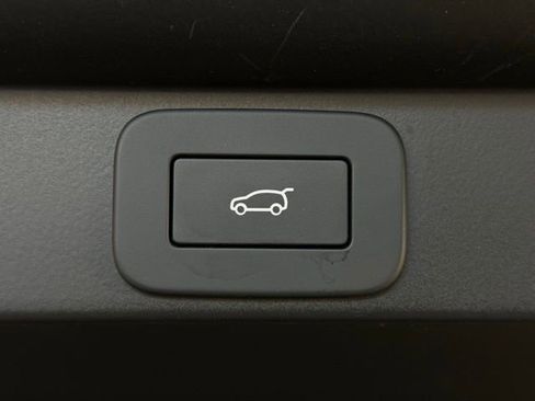 Certified 2025 Land Rover Range Rover Autobiography image 14