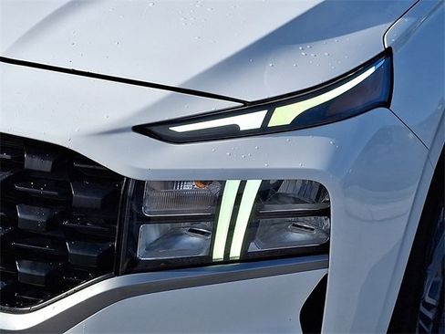 Used 2023 Hyundai Santa Fe SEL image 9