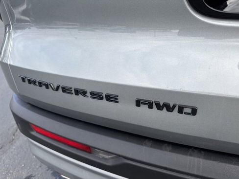Used 2024 Chevrolet Traverse Z71 image 11