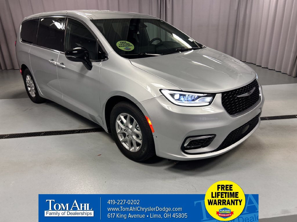 Used 2026 Chrysler Pacifica Select FWD 360° Tour