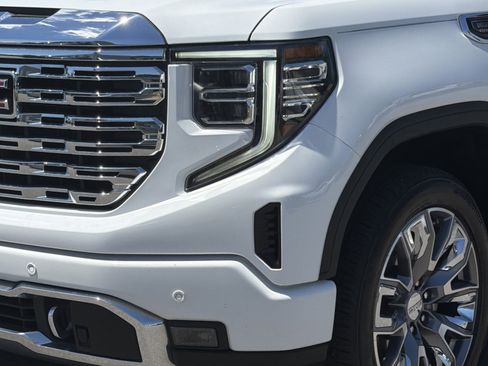 Used 2023 GMC Sierra 1500 Denali w/ Denali Reserve Package AWD/4WD image 8