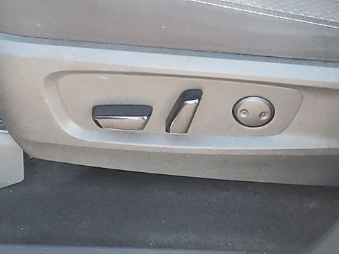 Used 2022 Nissan Pathfinder SV w/ SV Premium Package image 29