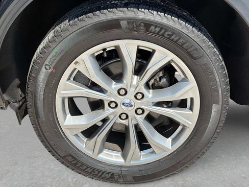 Used 2023 Ford Explorer XLT w/ Equipment Group 202A AWD/4WD image 12