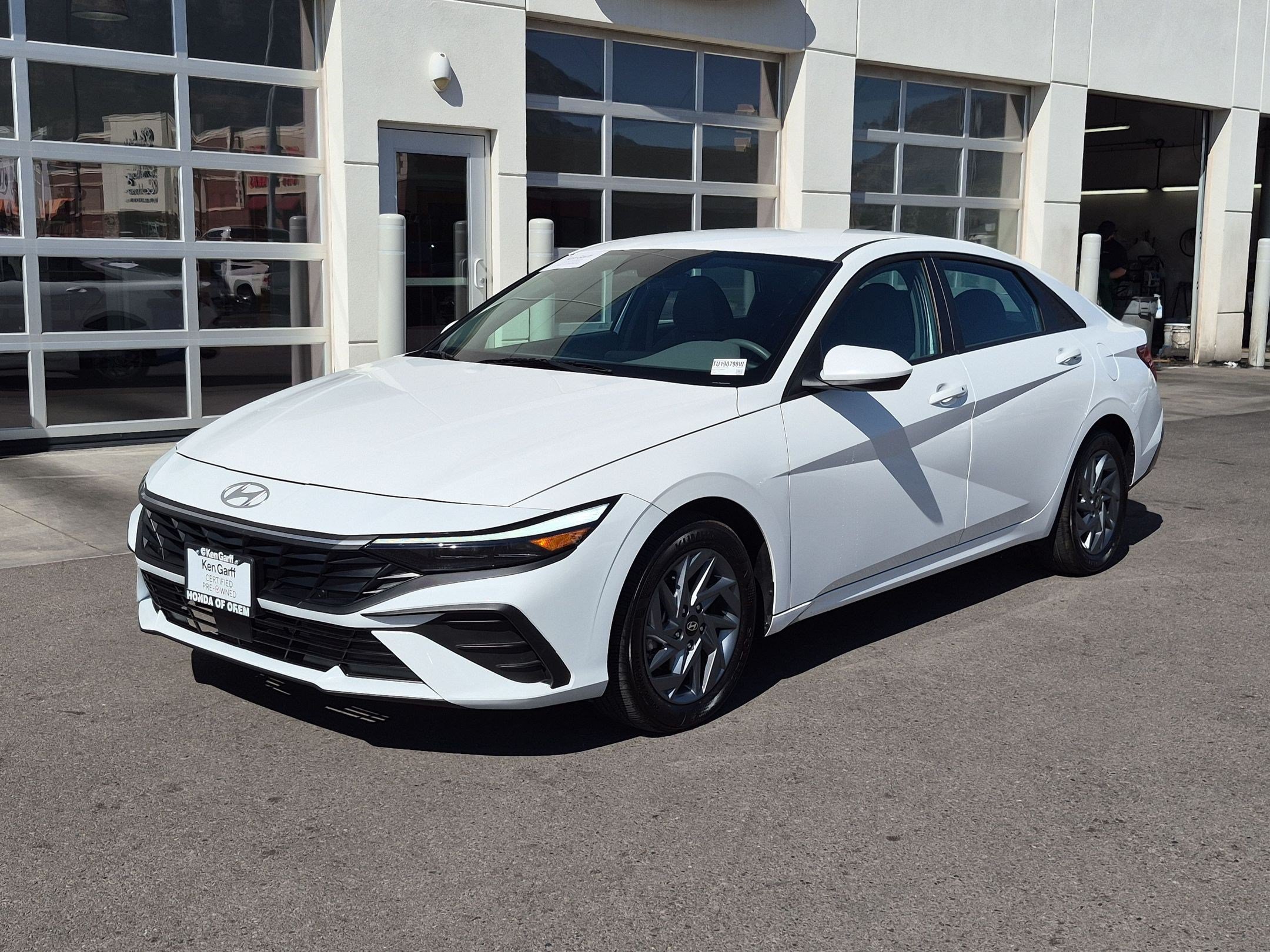 Used 2026 Hyundai Elantra Hybrid FWD image 11