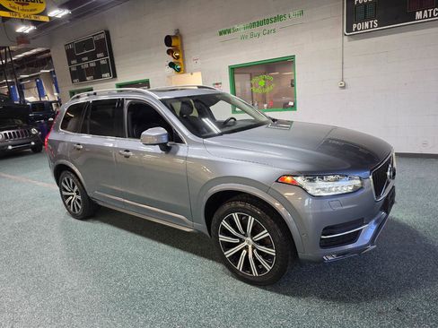 Used 2018 Volvo XC90 T6 Momentum w/ Convenience Package AWD/4WD image 4