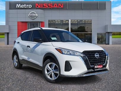 New 2025 Nissan Kicks Play S