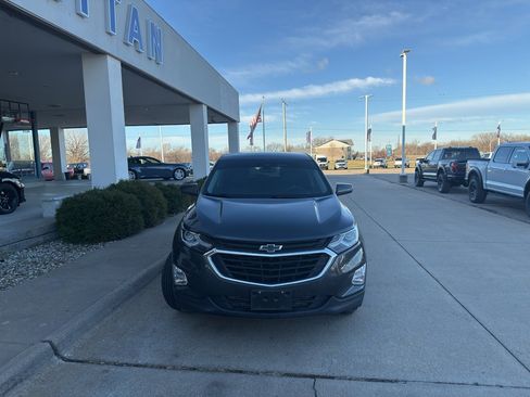 Used 2021 Chevrolet Equinox LT image 3