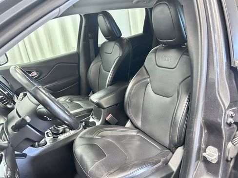 Used 2020 Jeep Cherokee Limited image 8