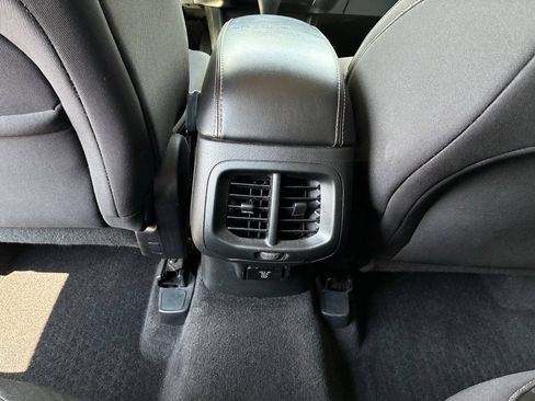 Used 2014 Jeep Cherokee Latitude FWD image 17