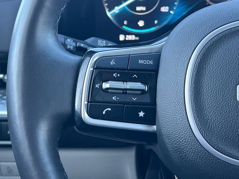 Used 2024 Kia Carnival SX Prestige image 37