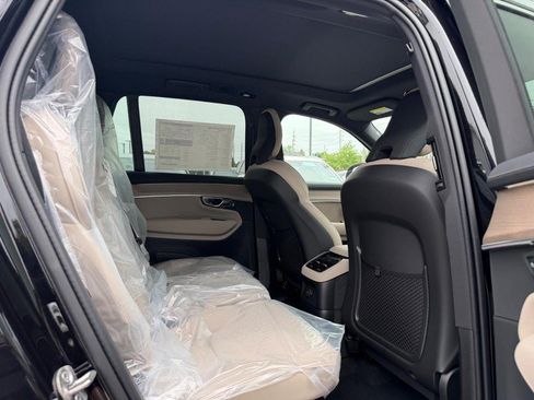 New 2026 Volvo XC90 T8 Plus w/ Protection Package AWD/4WD image 4