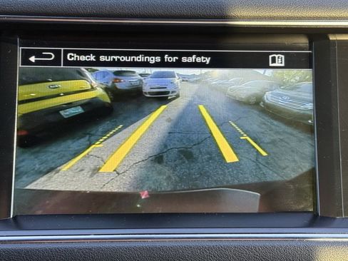 Used 2016 Land Rover Range Rover Sport HSE image 18