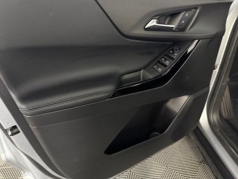 Used 2025 Chevrolet Equinox LT FWD image 25