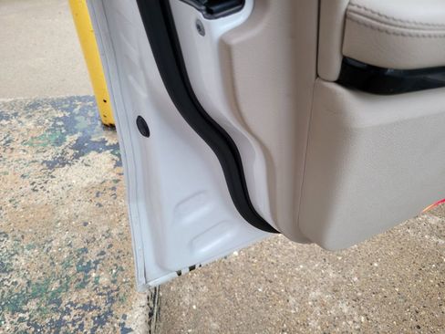 Used 2016 Mercedes-Benz E 350 4MATIC Sedan image 19