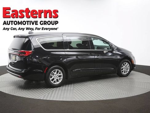 Used 2024 Chrysler Pacifica Touring-L FWD image 41