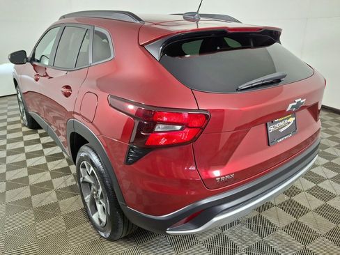 Used 2024 Chevrolet Trax LT w/ Driver Confidence Package image 3