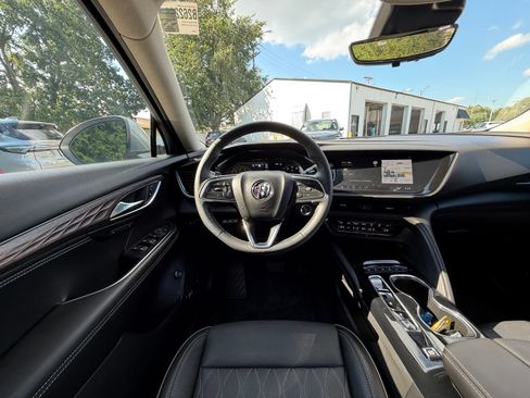 Used 2023 Buick Envision Avenir AWD/4WD image 2
