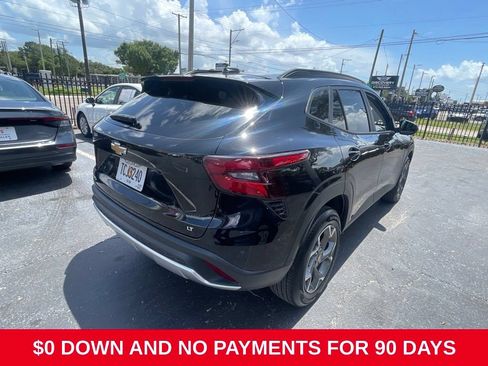 Used 2025 Chevrolet Trax LT w/ LT Convenience Package FWD image 3