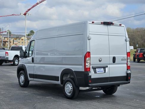 Used 2025 RAM ProMaster 1500 w/ Convenience Group image 4