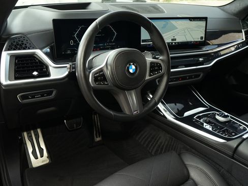 Used 2024 BMW X7 xDrive40i w/ Executive Package image 8