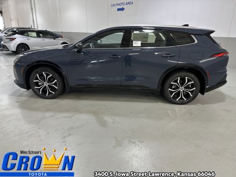 New 2025 Toyota Crown Signia image 5