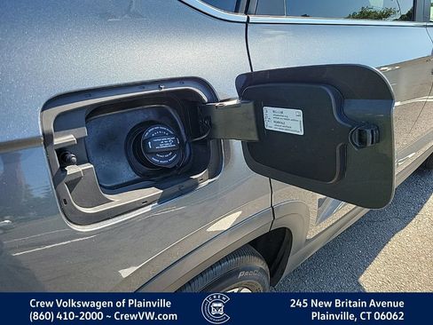 Certified 2024 Volkswagen Taos SE AWD/4WD image 32