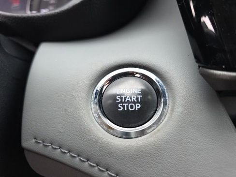 Certified 2023 Toyota Highlander XLE image 24