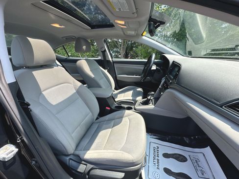 Used 2018 Hyundai Elantra Value Edition FWD image 33