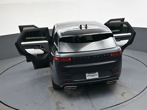 Used 2024 Land Rover Range Rover Sport SE image 36