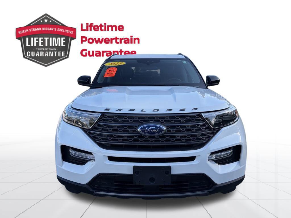 Used 2023 Ford Explorer XLT w/ Equipment Group 202A RWD image 2