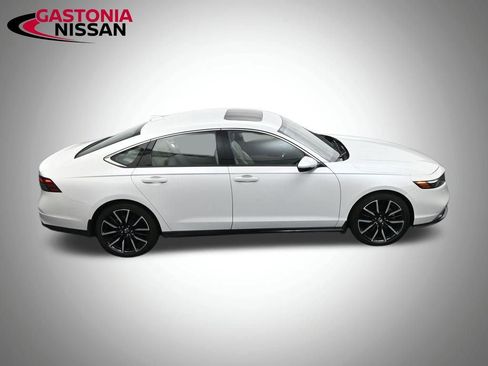 Used 2024 Honda Accord Touring image 30