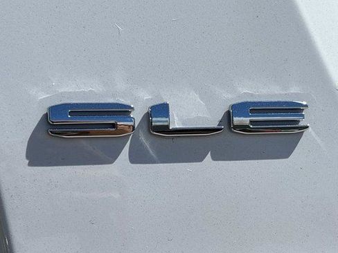 Used 2023 GMC Acadia SLE w/ Driver Convenience Package FWD image 6