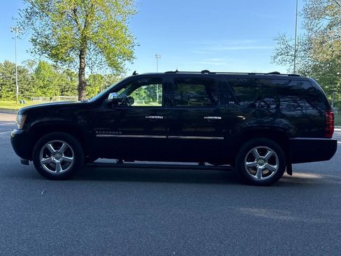 Used 2011 Chevrolet Suburban LTZ AWD/4WD image 10