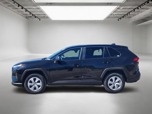 Used 2025 Toyota RAV4 LE AWD/4WD image 2