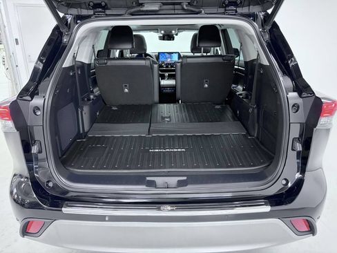 Used 2020 Toyota Highlander Platinum AWD/4WD image 23