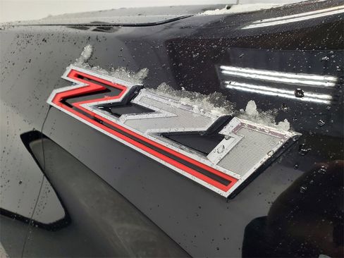 Used 2020 Chevrolet Silverado 1500 LT Trail Boss w/ Midnight Edition image 32