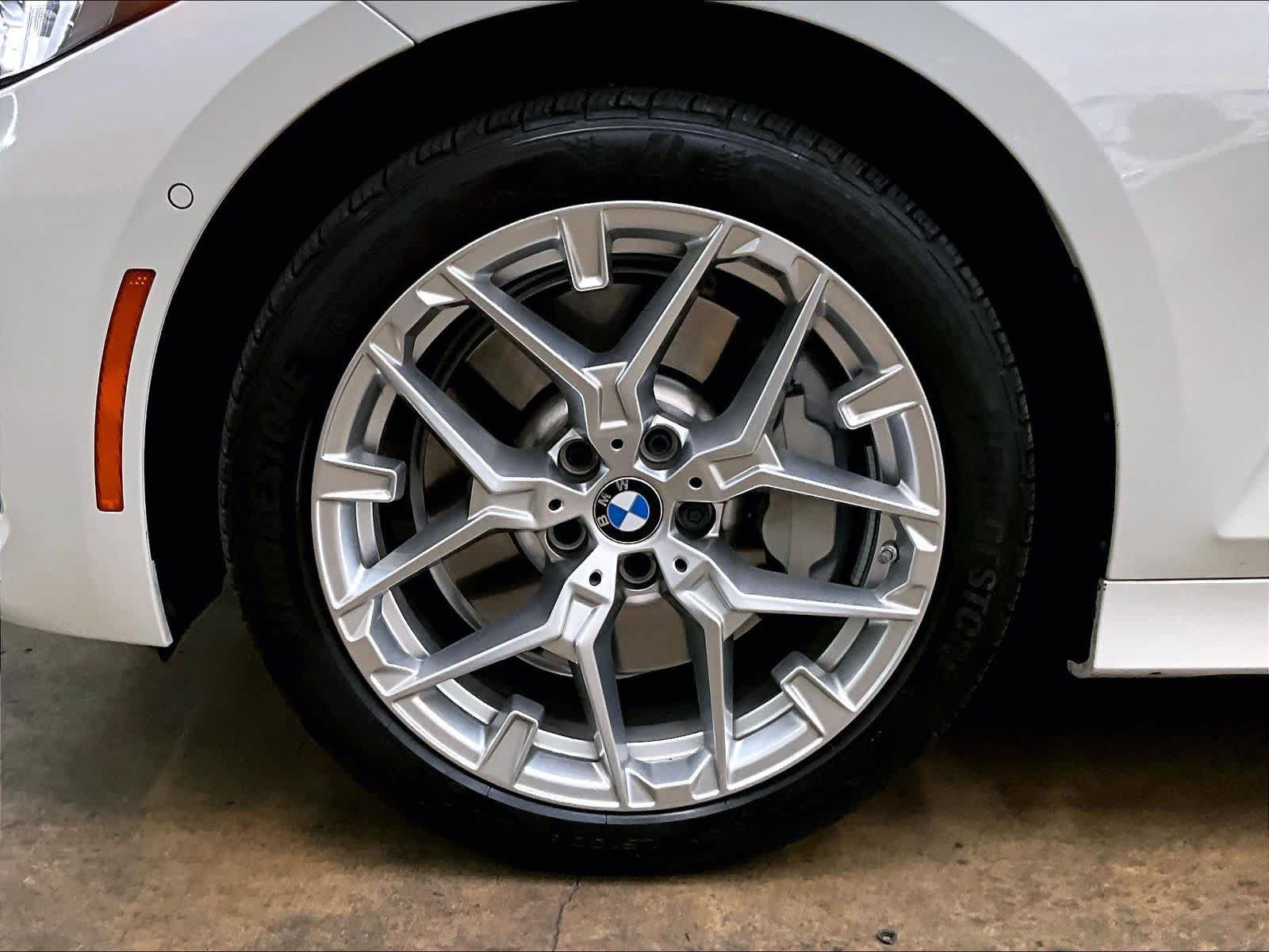 Used 2025 BMW 330i Sedan w/ Convenience Package RWD image 13