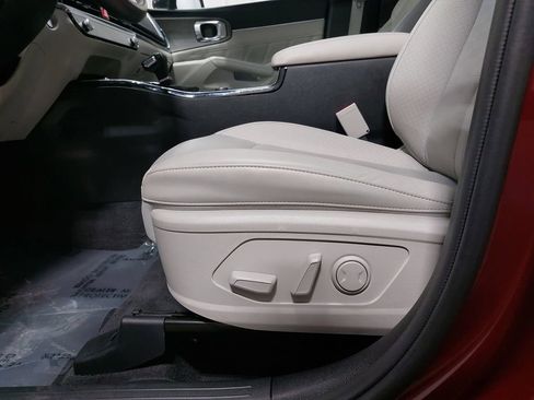 Used 2024 Kia Sorento SX image 32