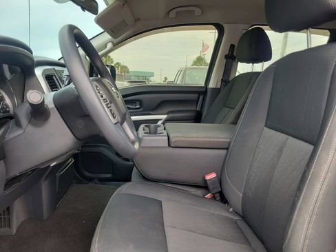 Used 2019 Nissan Titan SV AWD/4WD image 24